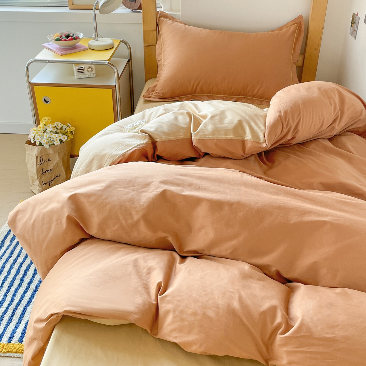 91家纺网 家纺一手货源 找家纺 恩泽家纺 2025新款全棉双拼学生宿舍三件套 红驼+卡其