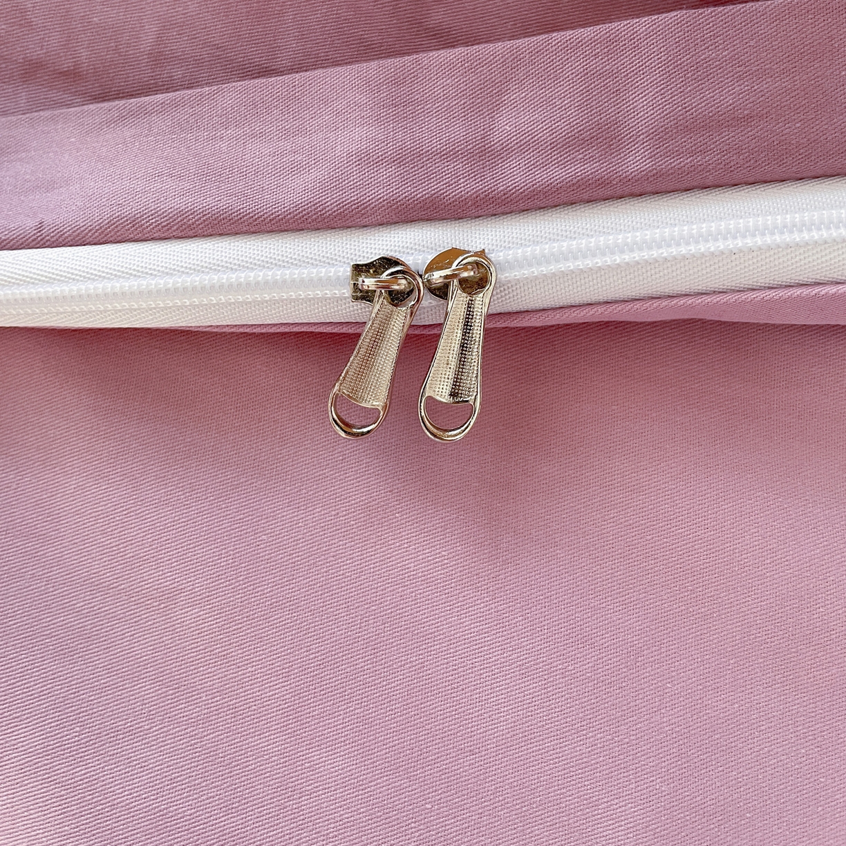 91家纺网 家纺一手货源 找家纺 恩泽家纺 2025新款全棉双拼学生宿舍三件套 灰紫+香芋紫