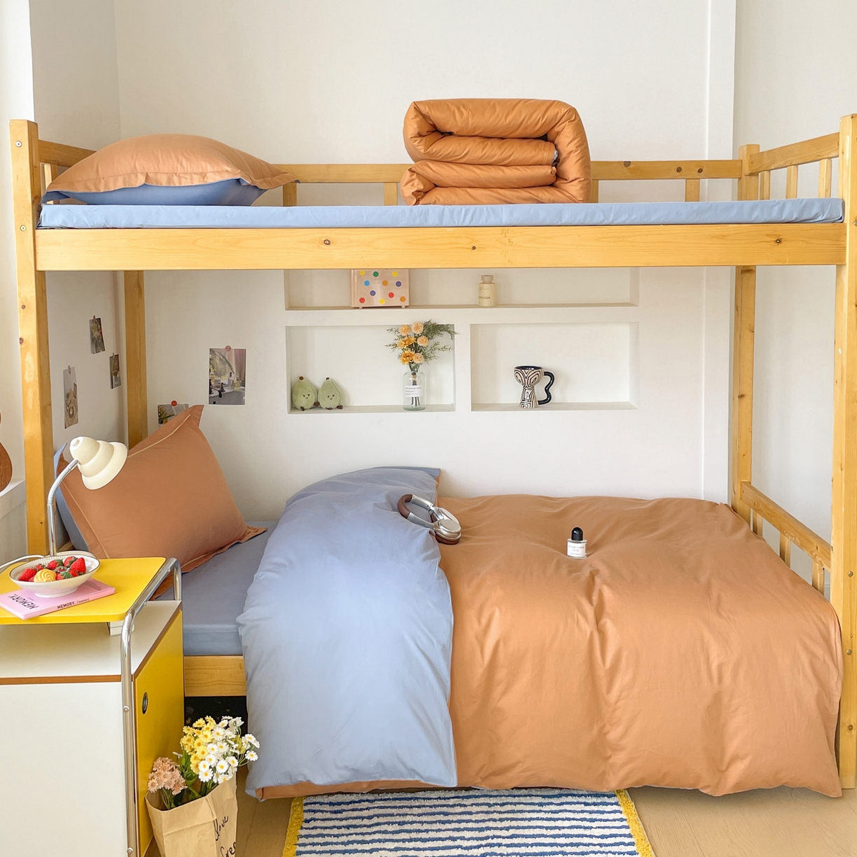 91家纺网 家纺一手货源 找家纺 恩泽家纺 2025新款全棉双拼学生宿舍三件套 红驼+月白兰