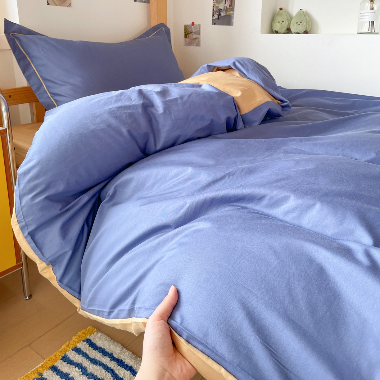 91家纺网 家纺一手货源 找家纺 恩泽家纺 2025新款全棉双拼学生宿舍三件套 藏青+卡其