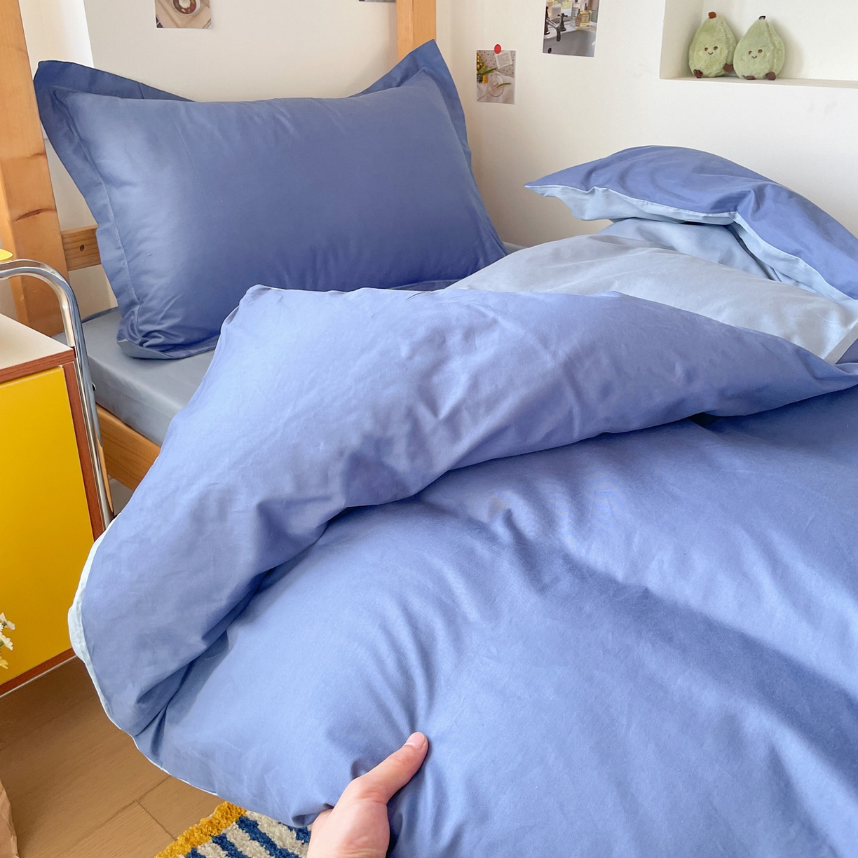 91家纺网 家纺一手货源 找家纺 恩泽家纺 2025新款全棉双拼学生宿舍三件套 藏青+月白兰