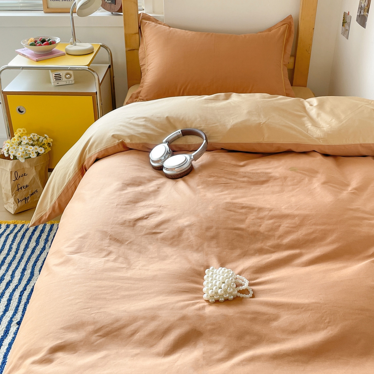 91家纺网 家纺一手货源 找家纺 恩泽家纺 2025新款全棉双拼学生宿舍三件套 红驼+卡其