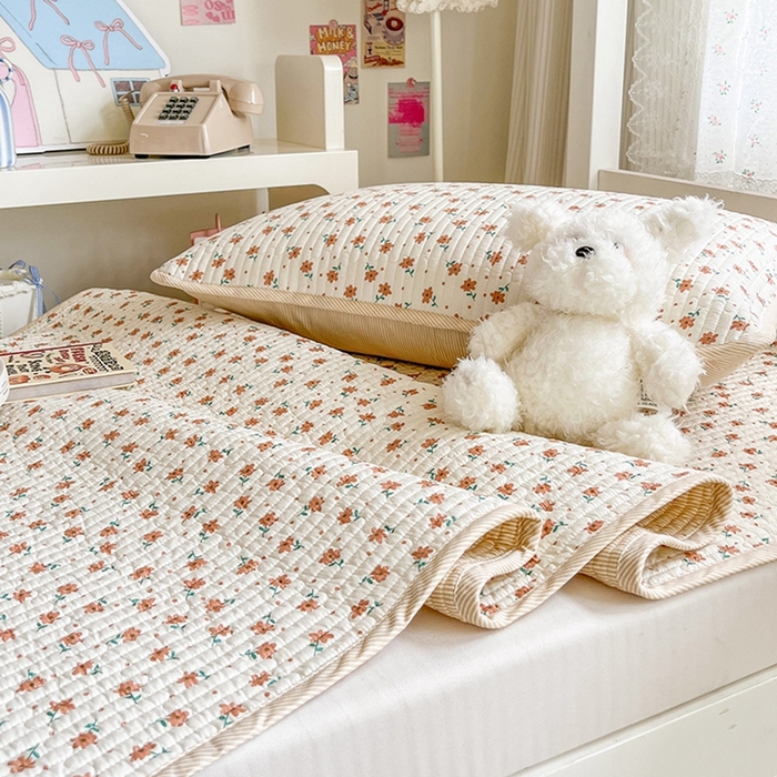 91家纺网 家纺一手货源 找家纺 茉夕家纺 2025新款双面纯棉学生宿舍床盖系列 小花飘飘