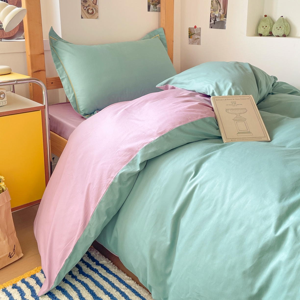 91家纺网 家纺一手货源 找家纺 恩泽家纺 2025新款全棉双拼学生宿舍三件套 灰绿+香芋紫