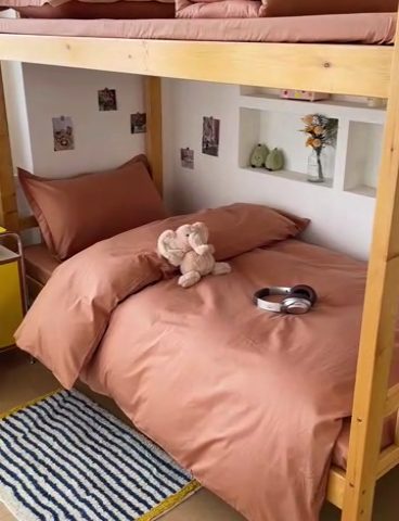 91家纺网 家纺一手货源 找家纺 恩泽家纺 2025新款全棉双拼学生宿舍三件套 红驼色