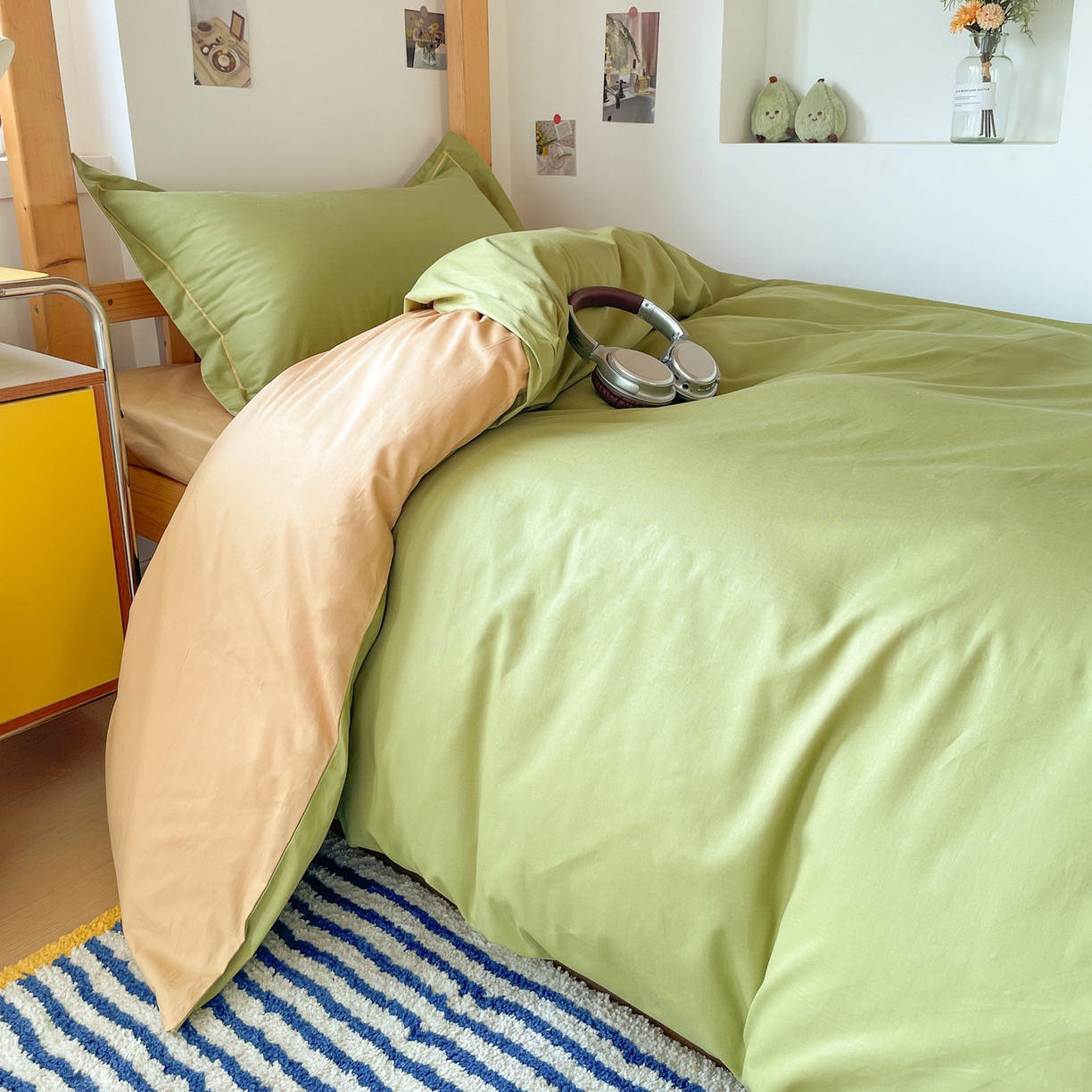 91家纺网 家纺一手货源 找家纺 恩泽家纺 2025新款全棉双拼学生宿舍三件套 果绿+卡其