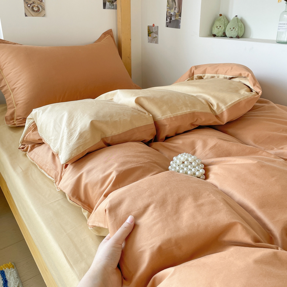 91家纺网 家纺一手货源 找家纺 恩泽家纺 2025新款全棉双拼学生宿舍三件套 红驼+卡其