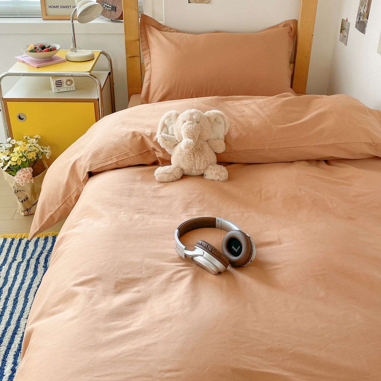 91家纺网 家纺一手货源 找家纺 恩泽家纺 2025新款全棉双拼学生宿舍三件套 红驼色