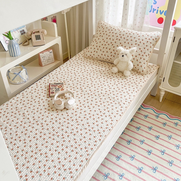 91家纺网 家纺一手货源 找家纺 茉夕家纺 2025新款双面纯棉学生宿舍床盖系列 小花飘飘