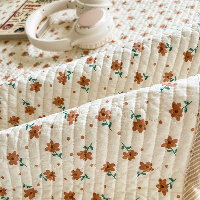 91家纺网 家纺一手货源 找家纺 茉夕家纺 2025新款双面纯棉学生宿舍床盖系列 小花飘飘