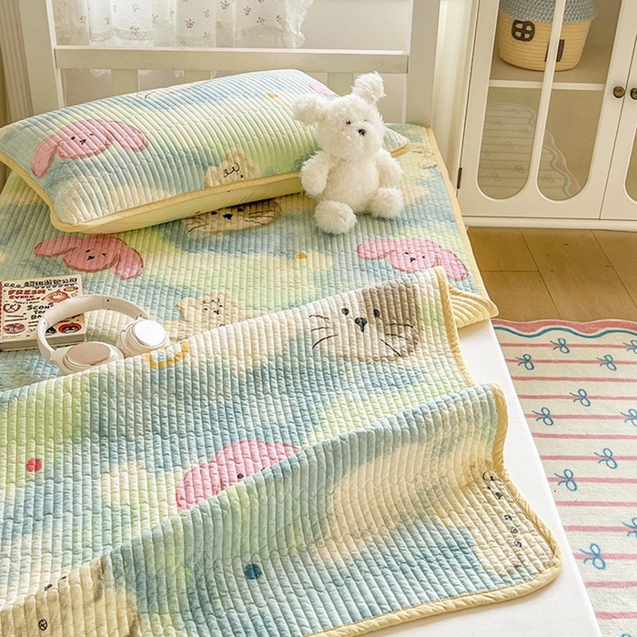 91家纺网 家纺一手货源 找家纺 茉夕家纺 2025新款双面纯棉学生宿舍床盖系列 小猫阿狗