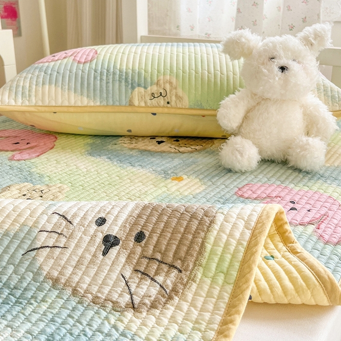 91家纺网 家纺一手货源 找家纺 茉夕家纺 2025新款双面纯棉学生宿舍床盖系列 小猫阿狗