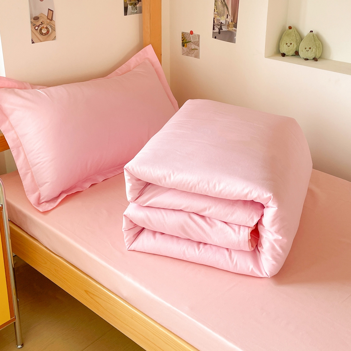 91家纺网 家纺一手货源 找家纺 恩泽家纺 2025新款全棉双拼学生宿舍三件套 粉色+玉色