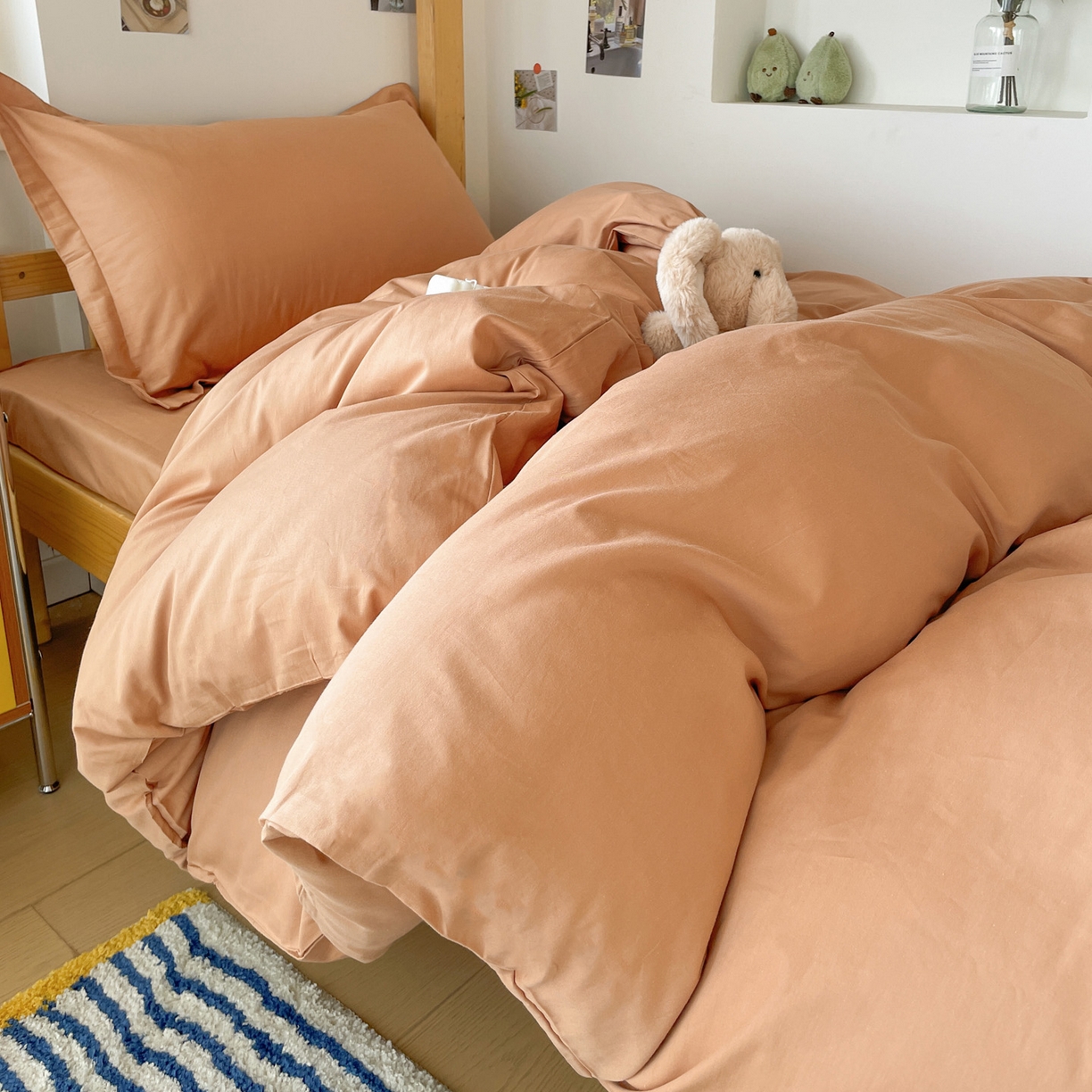 91家纺网 家纺一手货源 找家纺 恩泽家纺 2025新款全棉双拼学生宿舍三件套 红驼色