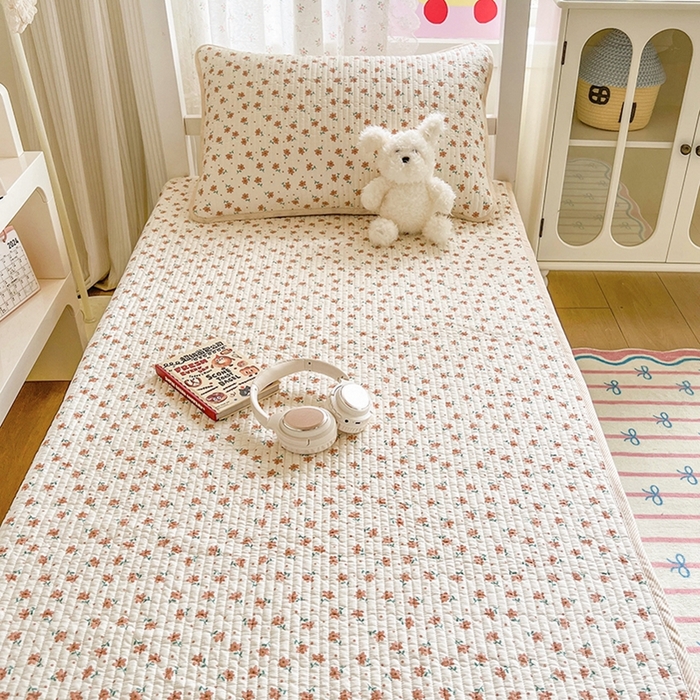 91家纺网 家纺一手货源 找家纺 茉夕家纺 2025新款双面纯棉学生宿舍床盖系列 小花飘飘