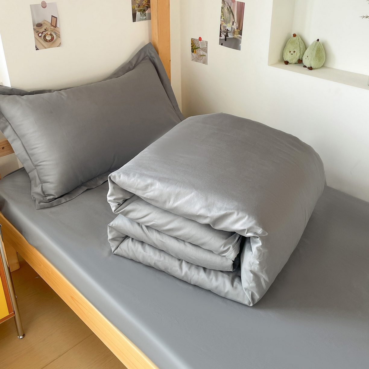 91家纺网 家纺一手货源 找家纺 恩泽家纺 2025新款全棉双拼学生宿舍三件套 深灰色