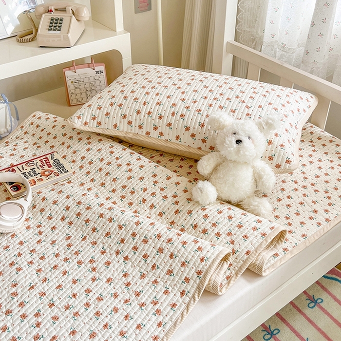 91家纺网 家纺一手货源 找家纺 茉夕家纺 2025新款双面纯棉学生宿舍床盖系列 小花飘飘