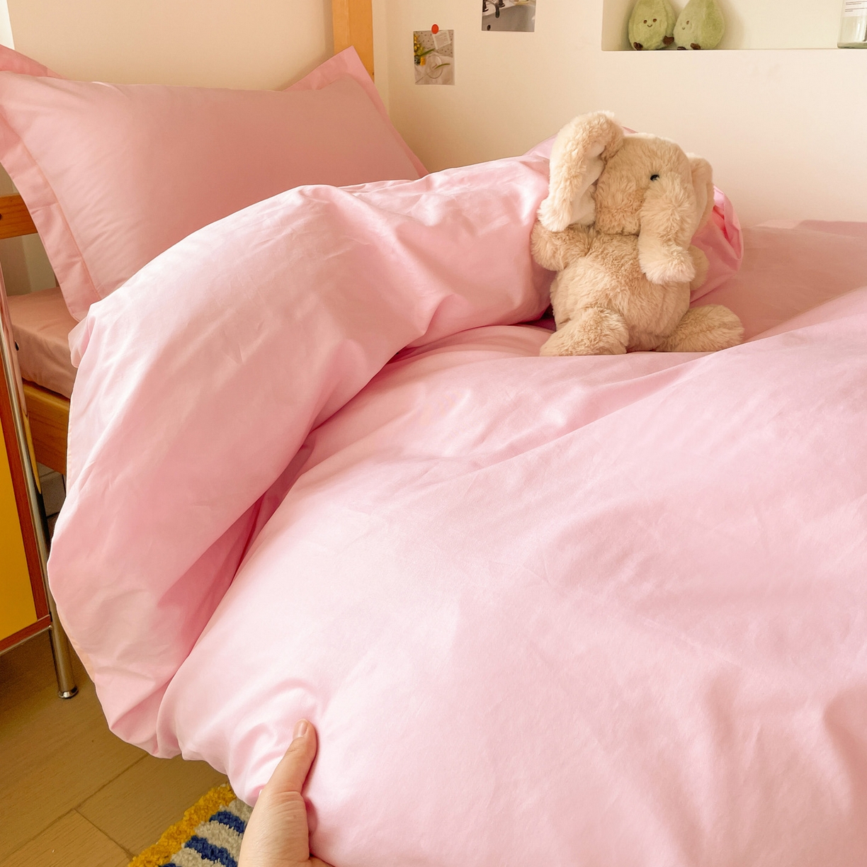 91家纺网 家纺一手货源 找家纺 恩泽家纺 2025新款全棉双拼学生宿舍三件套 粉色+玉色