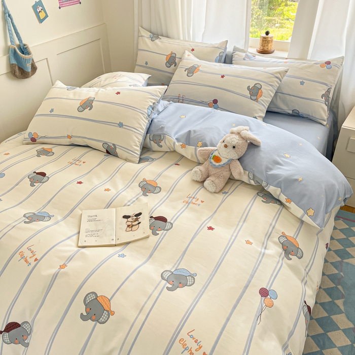 91家纺网 家纺一手货源 找家纺 首尔家纺 2025新款学生季全棉跑量款四件套系列卡通小清新AB版学生三件套 蓝帽小象