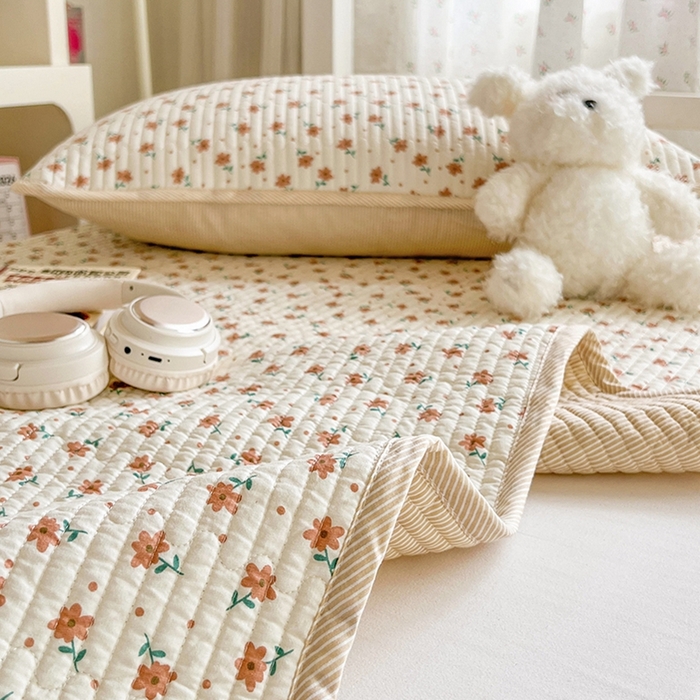 91家纺网 家纺一手货源 找家纺 茉夕家纺 2025新款双面纯棉学生宿舍床盖系列 小花飘飘