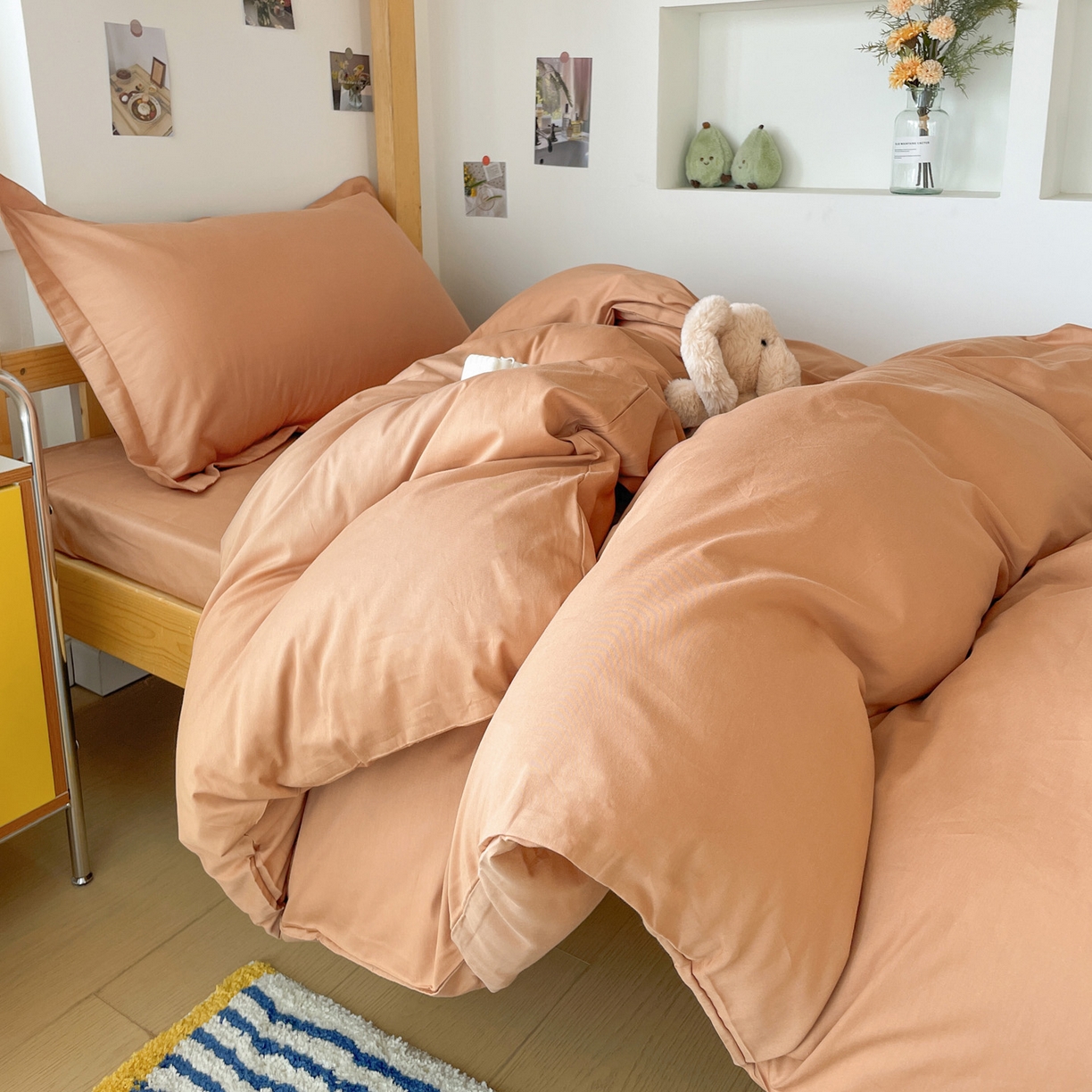 91家纺网 家纺一手货源 找家纺 恩泽家纺 2025新款全棉双拼学生宿舍三件套 红驼色