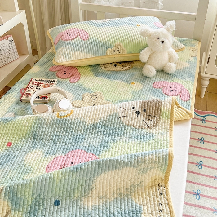 91家纺网 家纺一手货源 找家纺 茉夕家纺 2025新款双面纯棉学生宿舍床盖系列 小猫阿狗