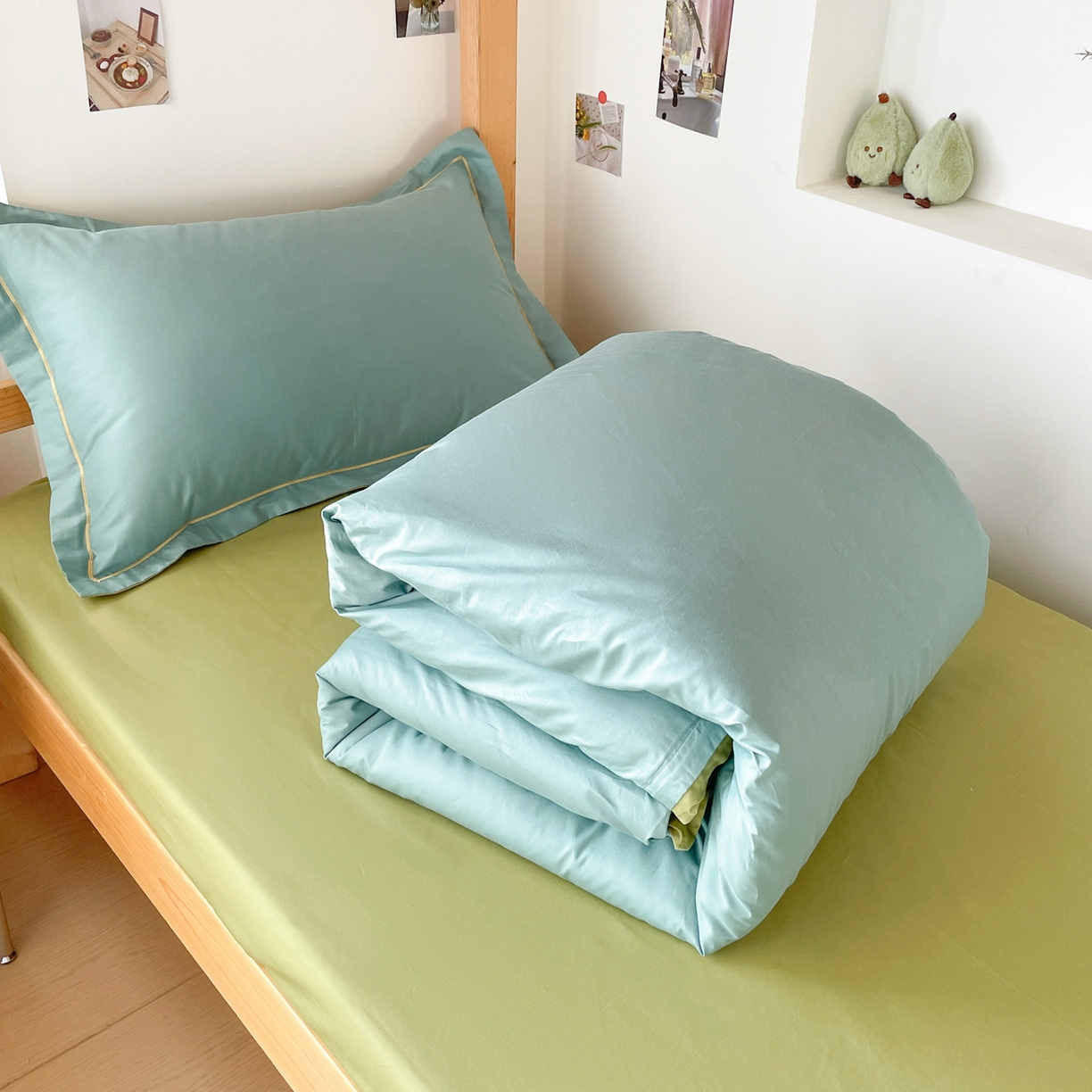 91家纺网 家纺一手货源 找家纺 恩泽家纺 2025新款全棉双拼学生宿舍三件套 灰绿+果绿