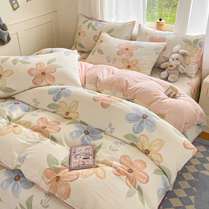 91家纺网 家纺一手货源 找家纺 首尔家纺 2025新款学生季全棉跑量款四件套系列卡通小清新AB版学生三件套 春日小花-兰