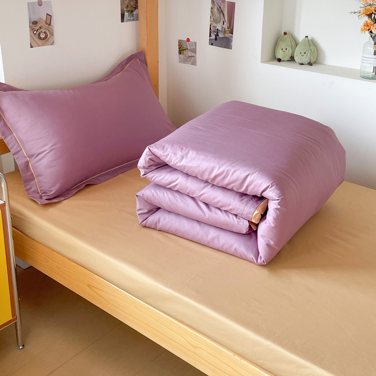 91家纺网 家纺一手货源 找家纺 恩泽家纺 2025新款全棉双拼学生宿舍三件套 灰紫+卡其