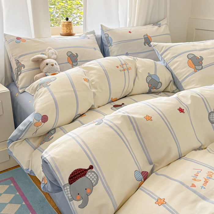 91家纺网 家纺一手货源 找家纺 首尔家纺 2025新款学生季全棉跑量款四件套系列卡通小清新AB版学生三件套 蓝帽小象