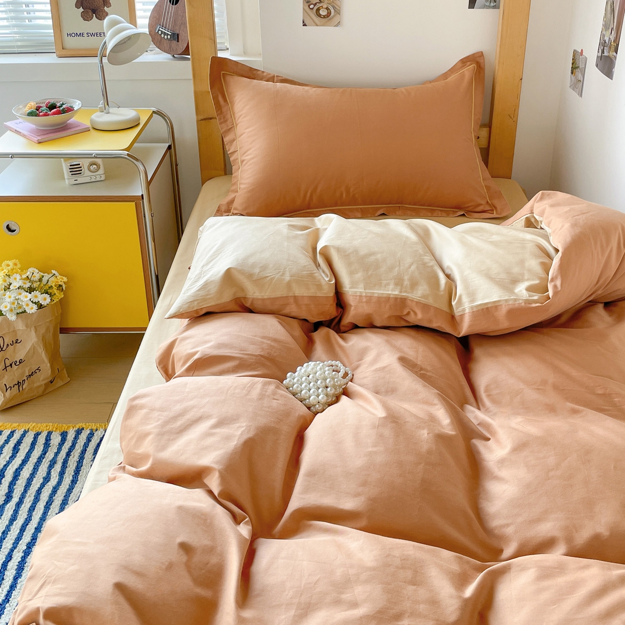 91家纺网 家纺一手货源 找家纺 恩泽家纺 2025新款全棉双拼学生宿舍三件套 红驼+卡其