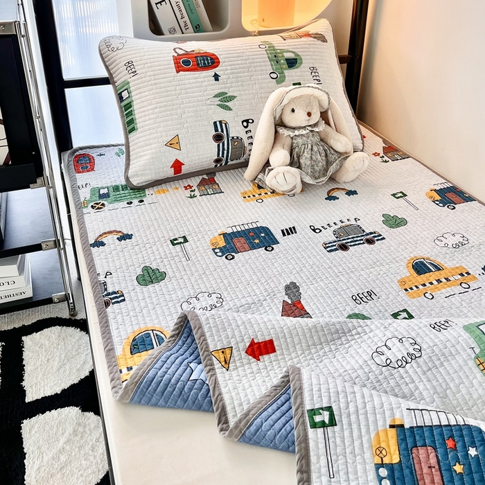 91家纺网 家纺一手货源 找家纺 茉夕家纺 2025新款双面纯棉学生宿舍床盖系列 小汽车