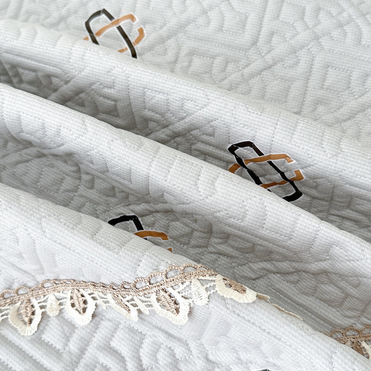 91家纺网 家纺一手货源 找家纺 手艺人家纺 2025新款带花全棉纯棉绗缝榻榻米炕盖K725-K750 K736