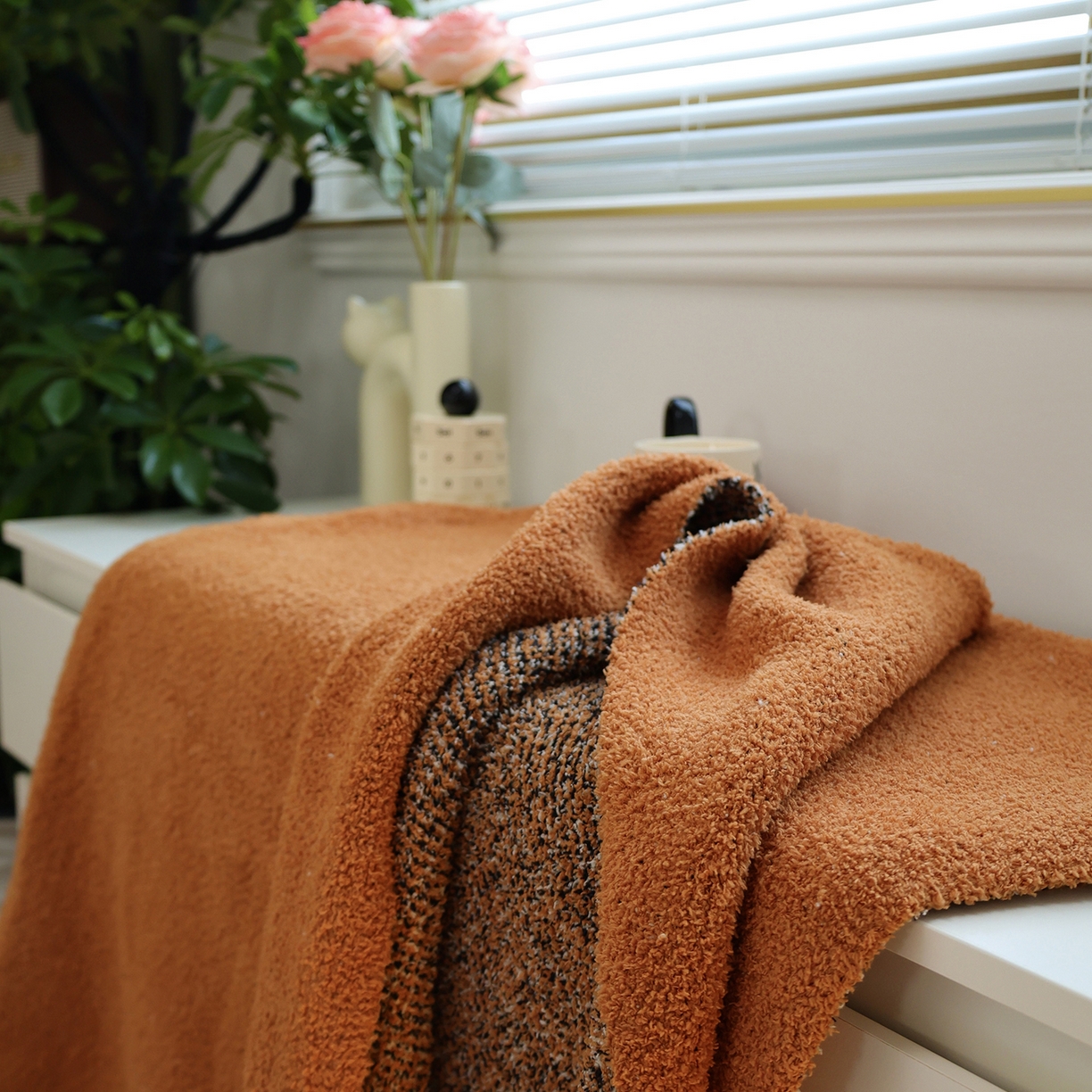 91家纺网 家纺一手货源 找家纺 澜昕 酒店半边绒针织毯盖毯沙发垫家用卡通毛毯 美拉德棕