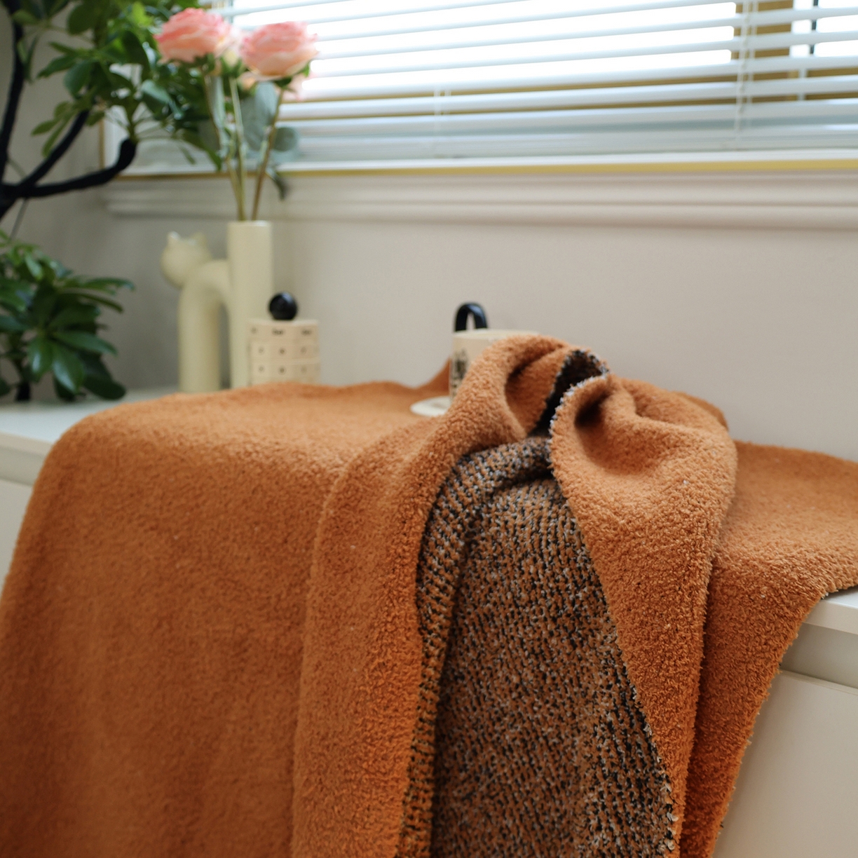 91家纺网 家纺一手货源 找家纺 澜昕 酒店半边绒针织毯盖毯沙发垫家用卡通毛毯 美拉德棕