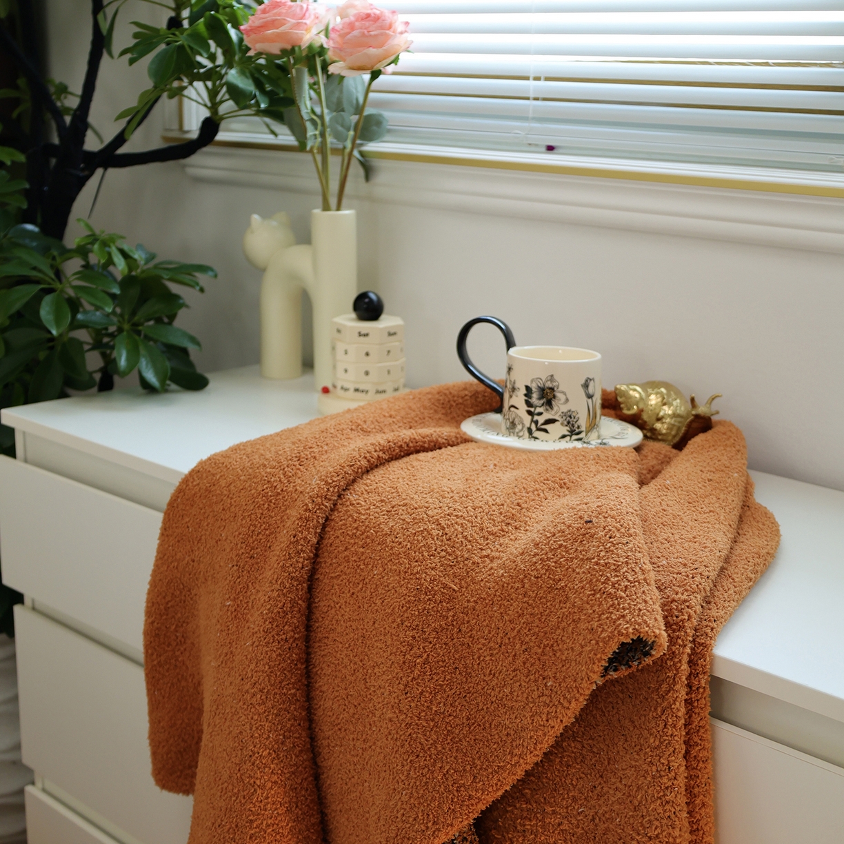 91家纺网 家纺一手货源 找家纺 澜昕 酒店半边绒针织毯盖毯沙发垫家用卡通毛毯 美拉德棕