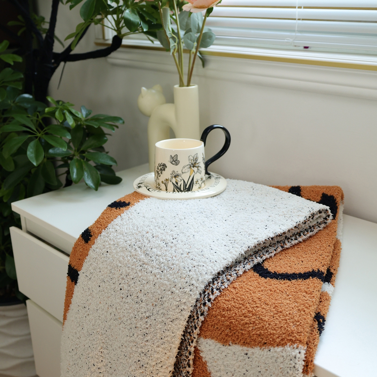 91家纺网 家纺一手货源 找家纺 澜昕  酒店半边绒针织毯盖毯沙发垫家用卡通毛毯 小老虎