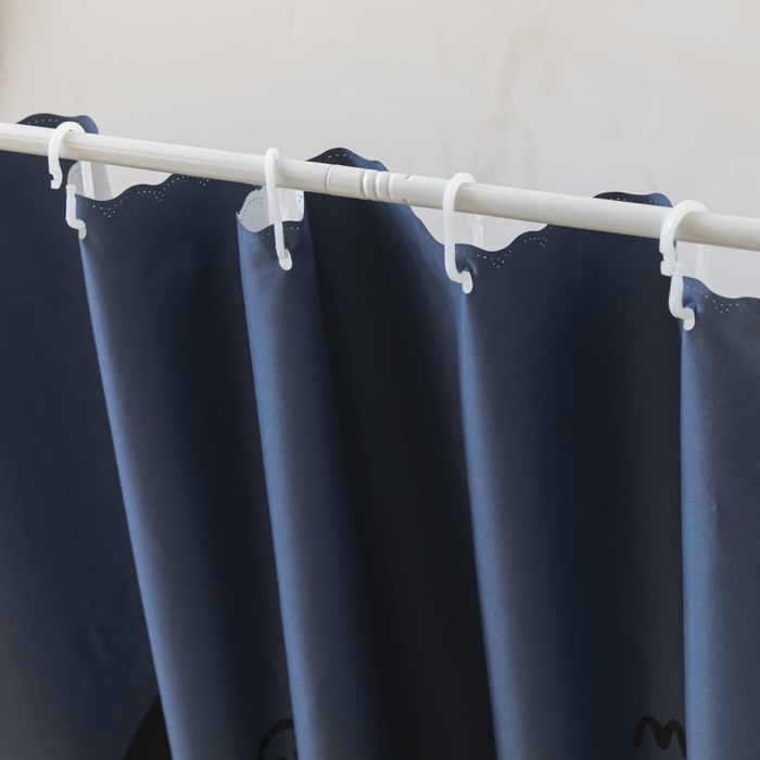 91家纺网 家纺一手货源 找家纺 铭宣家居 2025新款100%物理强遮光纳米技术静电植绒环保透气床帘加密纱学生蚊帐透气面料 躺赢猫