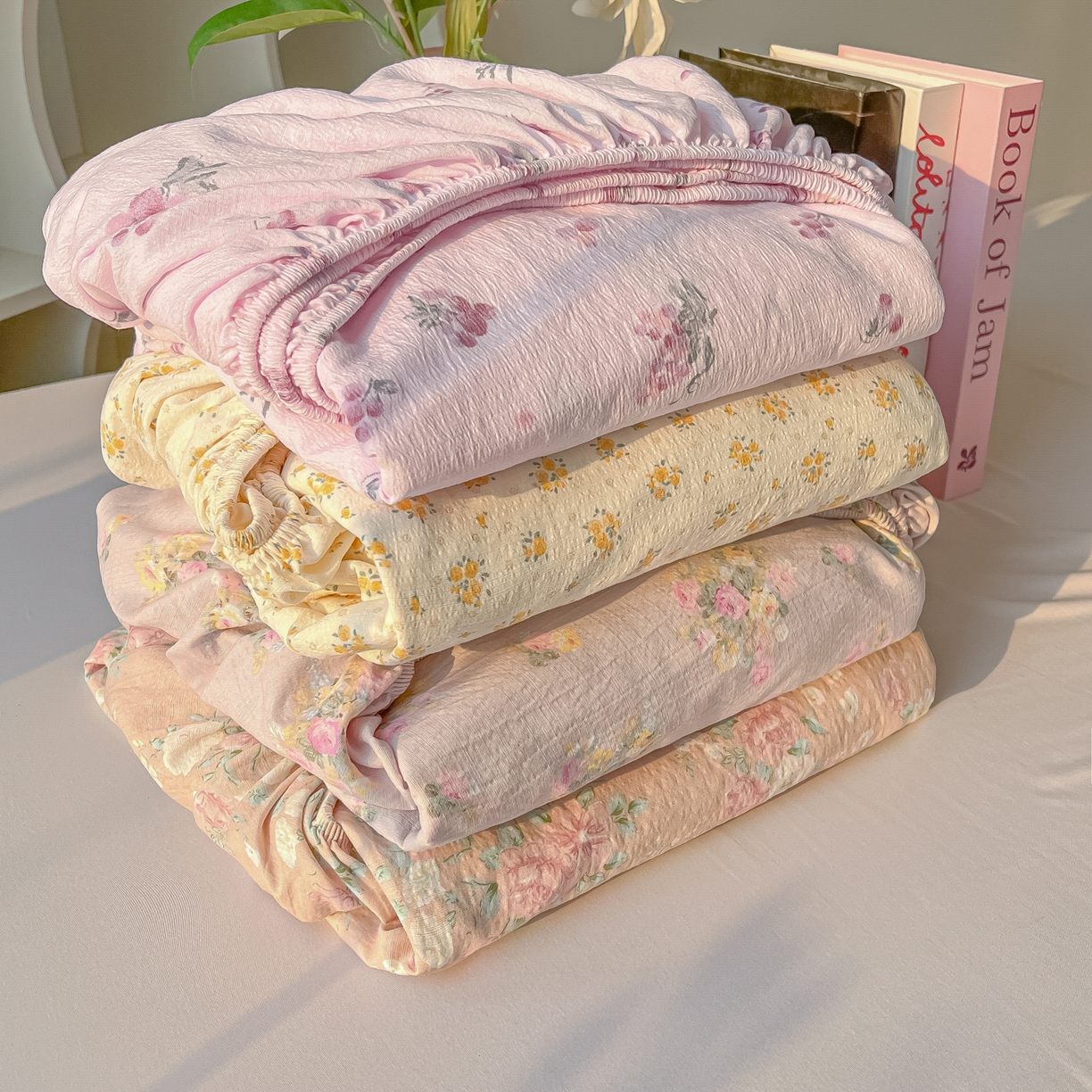 91家纺网 家纺一手货源 找家纺 （总）韩巢家纺 2025新款云感提花双层纱单床笠热销款防滑床笠单件