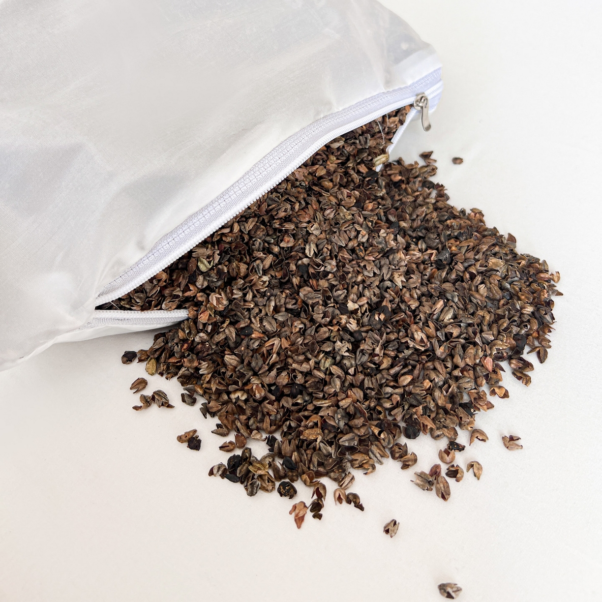 91家纺网 家纺一手货源 找家纺 （总）梦莱家纺 2025新款大凉山苦荞全荞麦壳三角组合款荞麦枕枕头枕芯