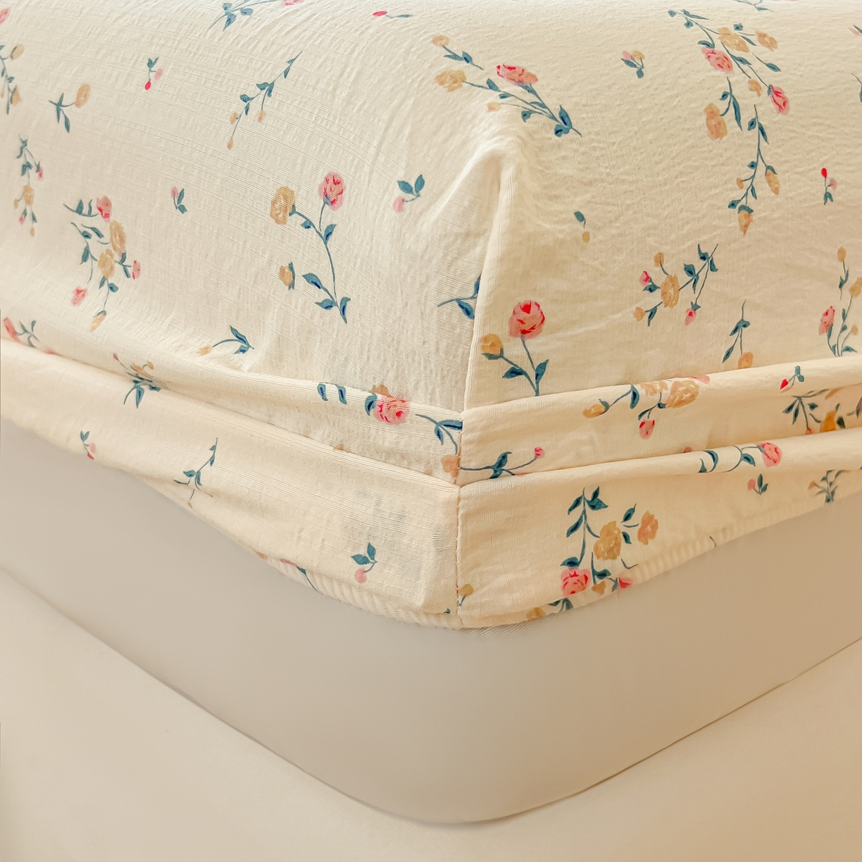 91家纺网 家纺一手货源 找家纺 韩巢家纺 2025新款云感提花双层纱单床笠热销款防滑床笠单件 春风十里