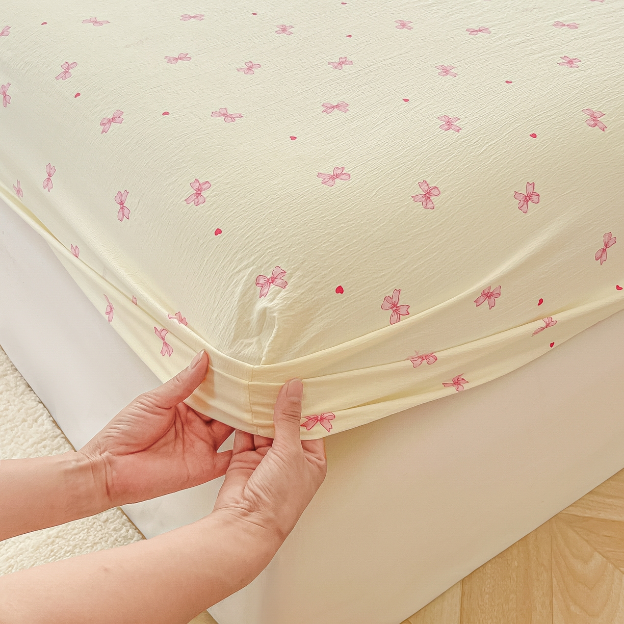 91家纺网 家纺一手货源 找家纺 韩巢家纺 2025新款云感提花双层纱单床笠热销款防滑床笠单件 粉相思