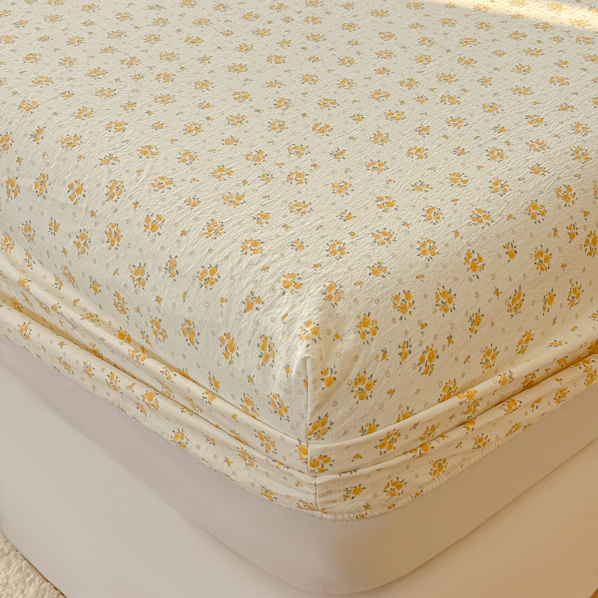 91家纺网 家纺一手货源 找家纺 韩巢家纺 2025新款云感提花双层纱单床笠热销款防滑床笠单件 橘子海