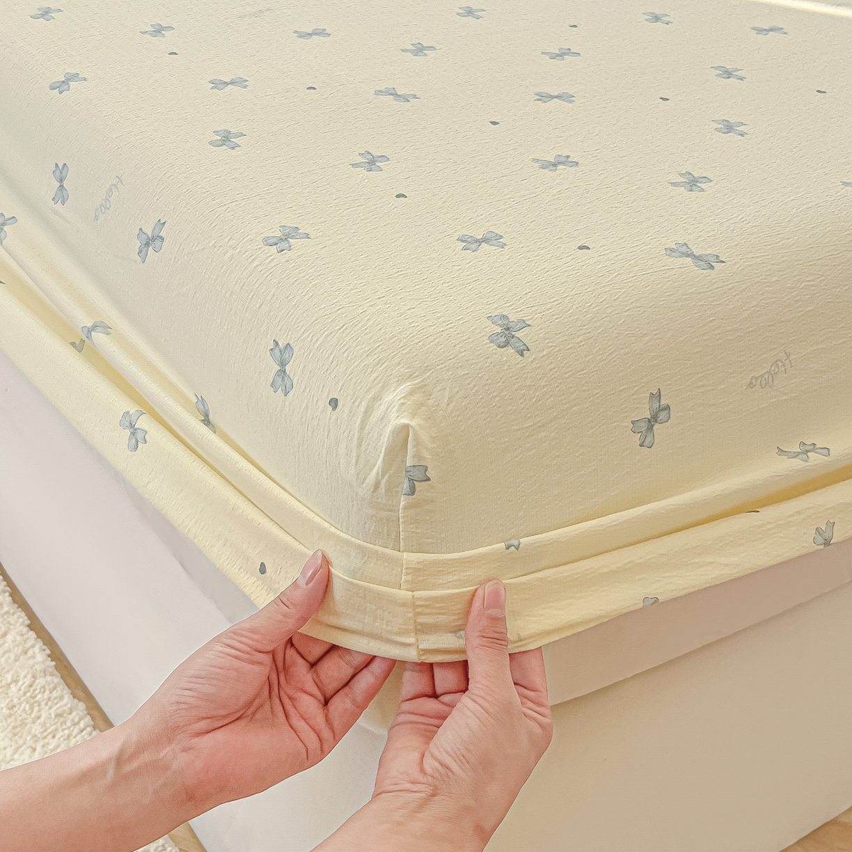 91家纺网 家纺一手货源 找家纺 韩巢家纺 2025新款云感提花双层纱单床笠热销款防滑床笠单件 蓝相思