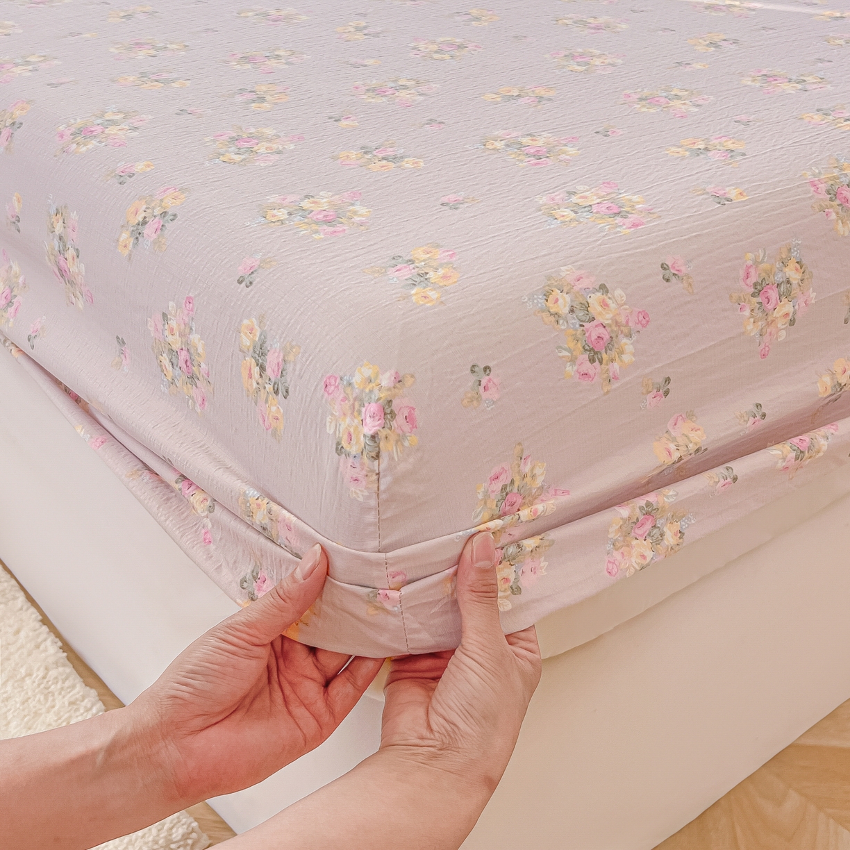 91家纺网 家纺一手货源 找家纺 韩巢家纺 2025新款云感提花双层纱单床笠热销款防滑床笠单件 奶油味的暗恋