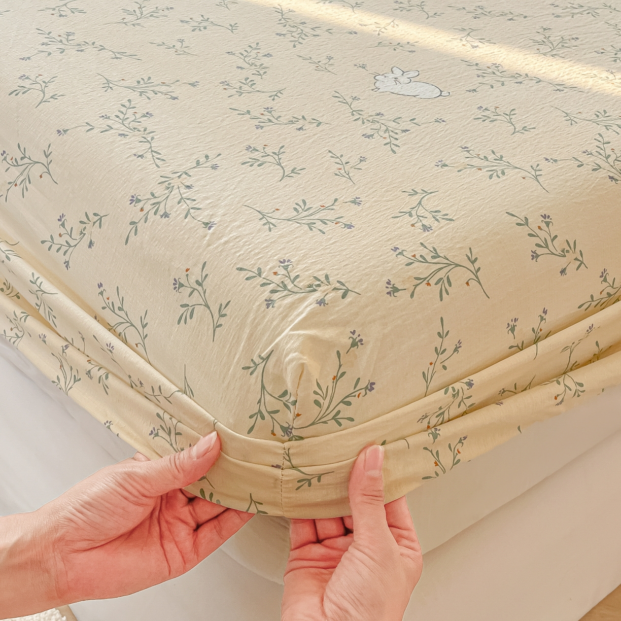 91家纺网 家纺一手货源 找家纺 韩巢家纺 2025新款云感提花双层纱单床笠热销款防滑床笠单件 森田野园