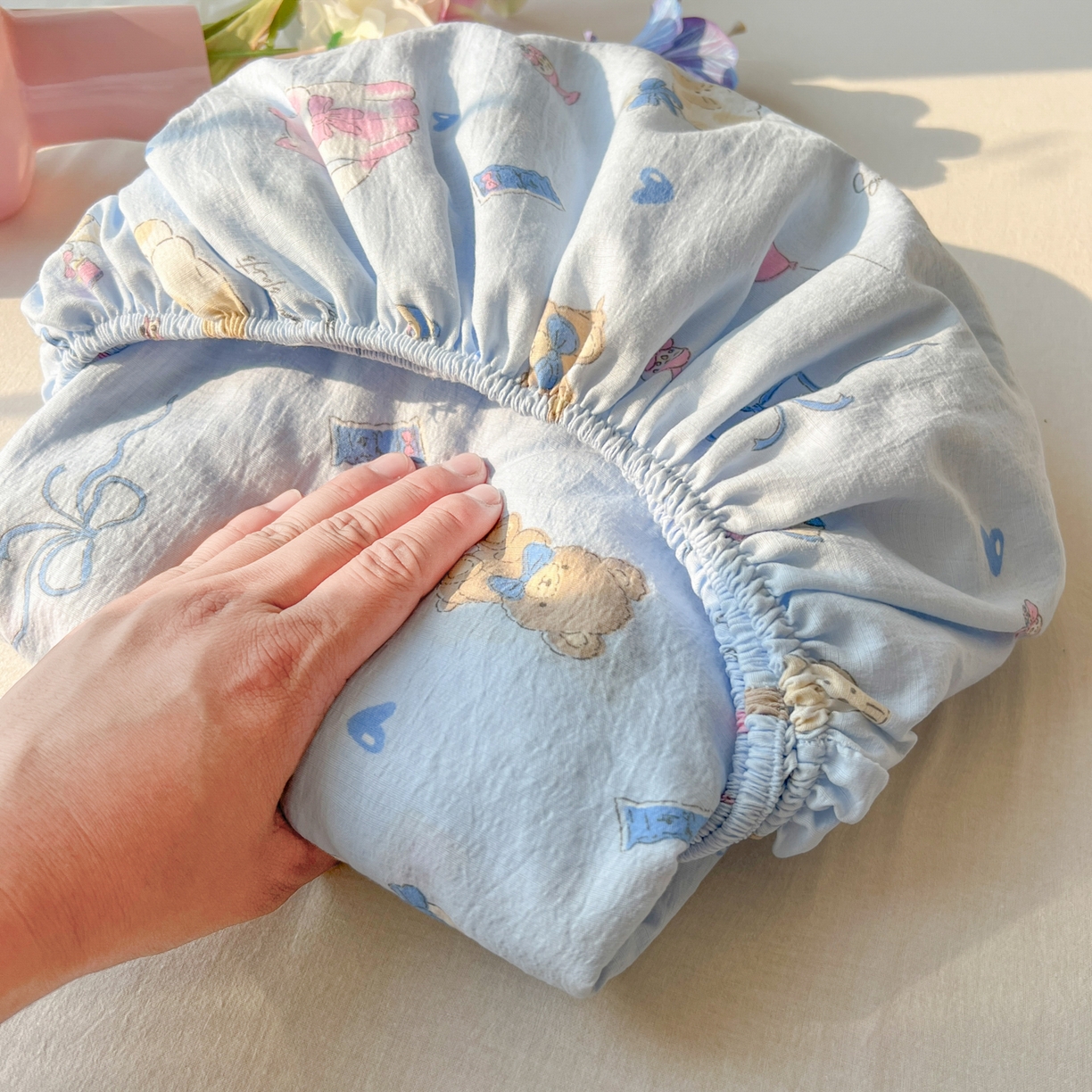 91家纺网 家纺一手货源 找家纺 韩巢家纺 2025新款云感提花双层纱单床笠热销款防滑床笠单件 小猫时光篮