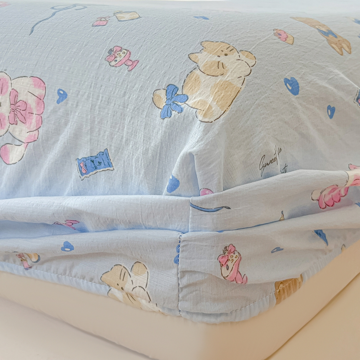 91家纺网 家纺一手货源 找家纺 韩巢家纺 2025新款云感提花双层纱单床笠热销款防滑床笠单件 小猫时光篮