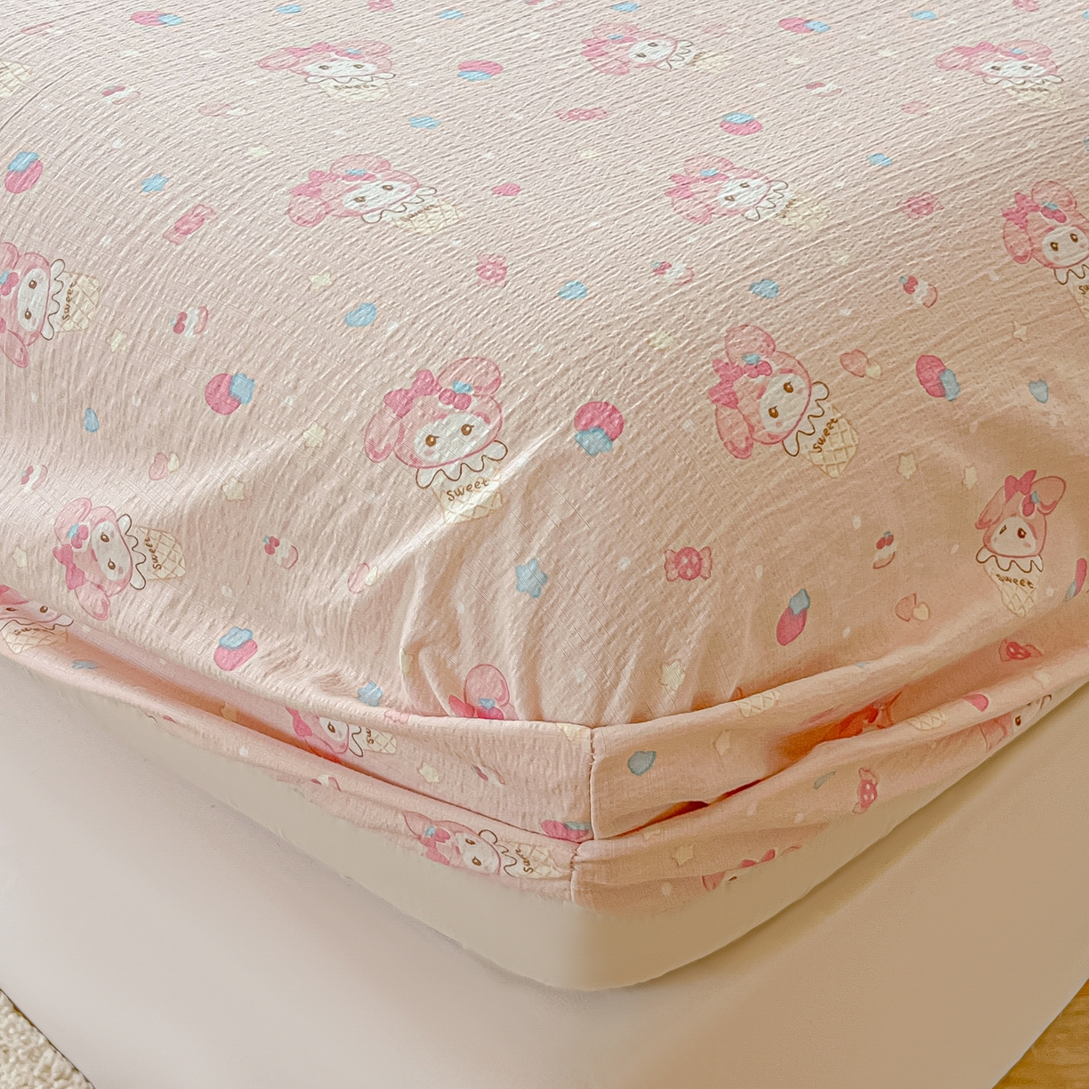 91家纺网 家纺一手货源 找家纺 韩巢家纺 2025新款云感提花双层纱单床笠热销款防滑床笠单件 小美冰激凌