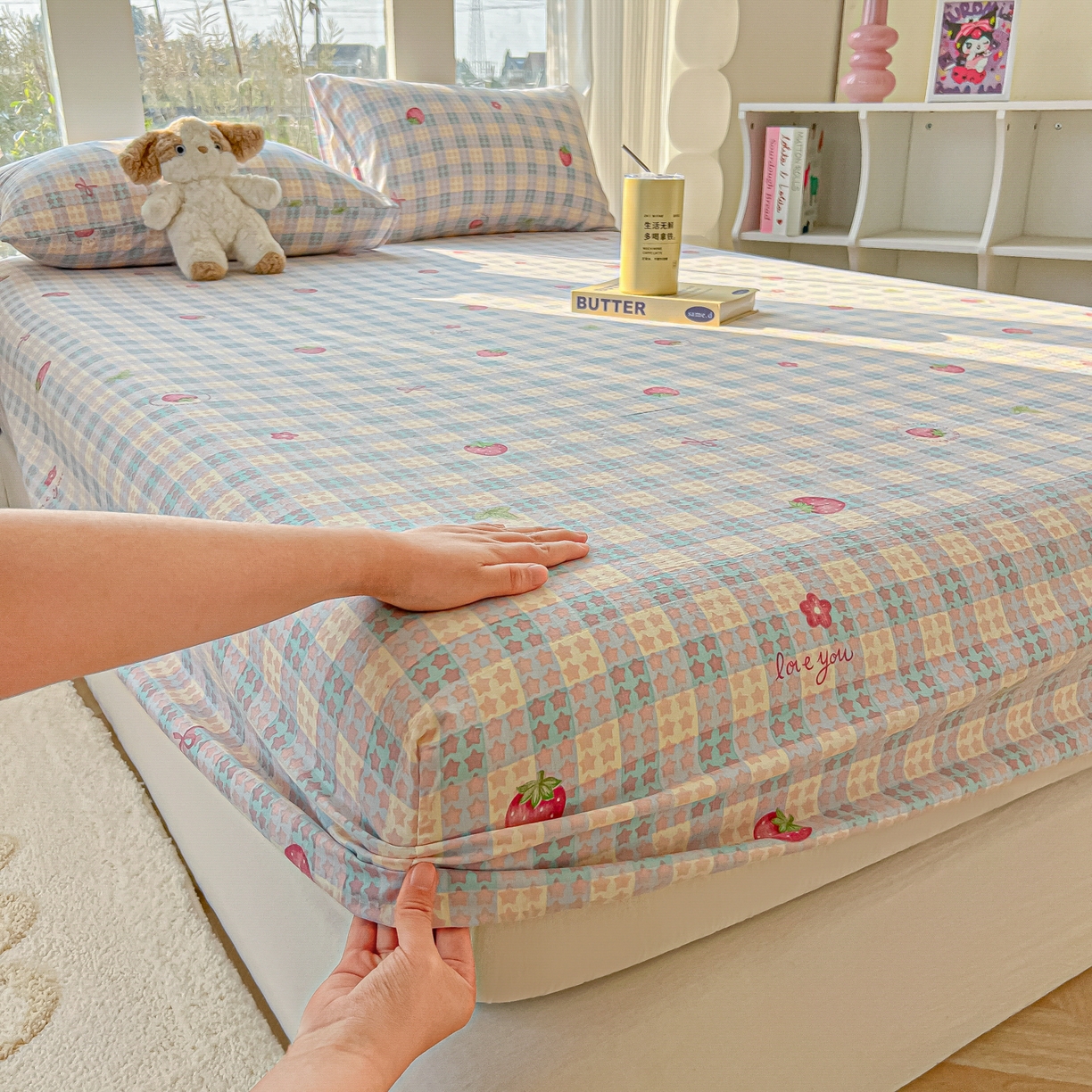 91家纺网 家纺一手货源 找家纺 韩巢家纺 2025新款云感提花双层纱单床笠热销款防滑床笠单件 有草莓的地方